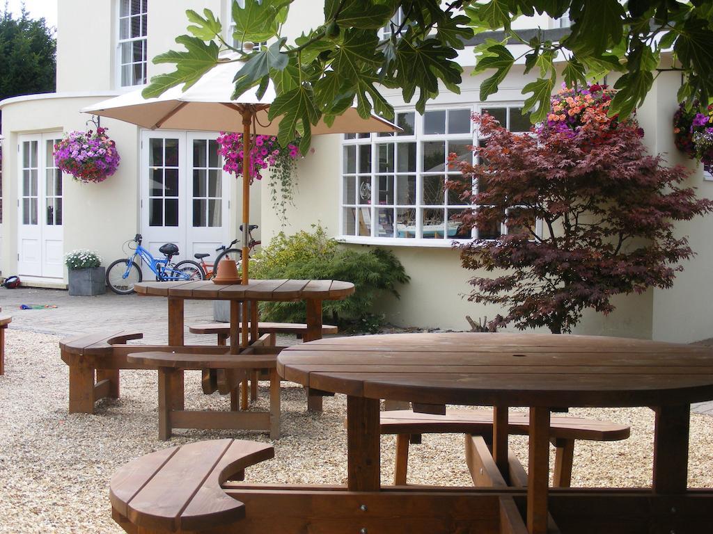 HOTEL OLD LODGE              GOSPORT  UNITED KINGDOM SEASON DEALS FROM   95